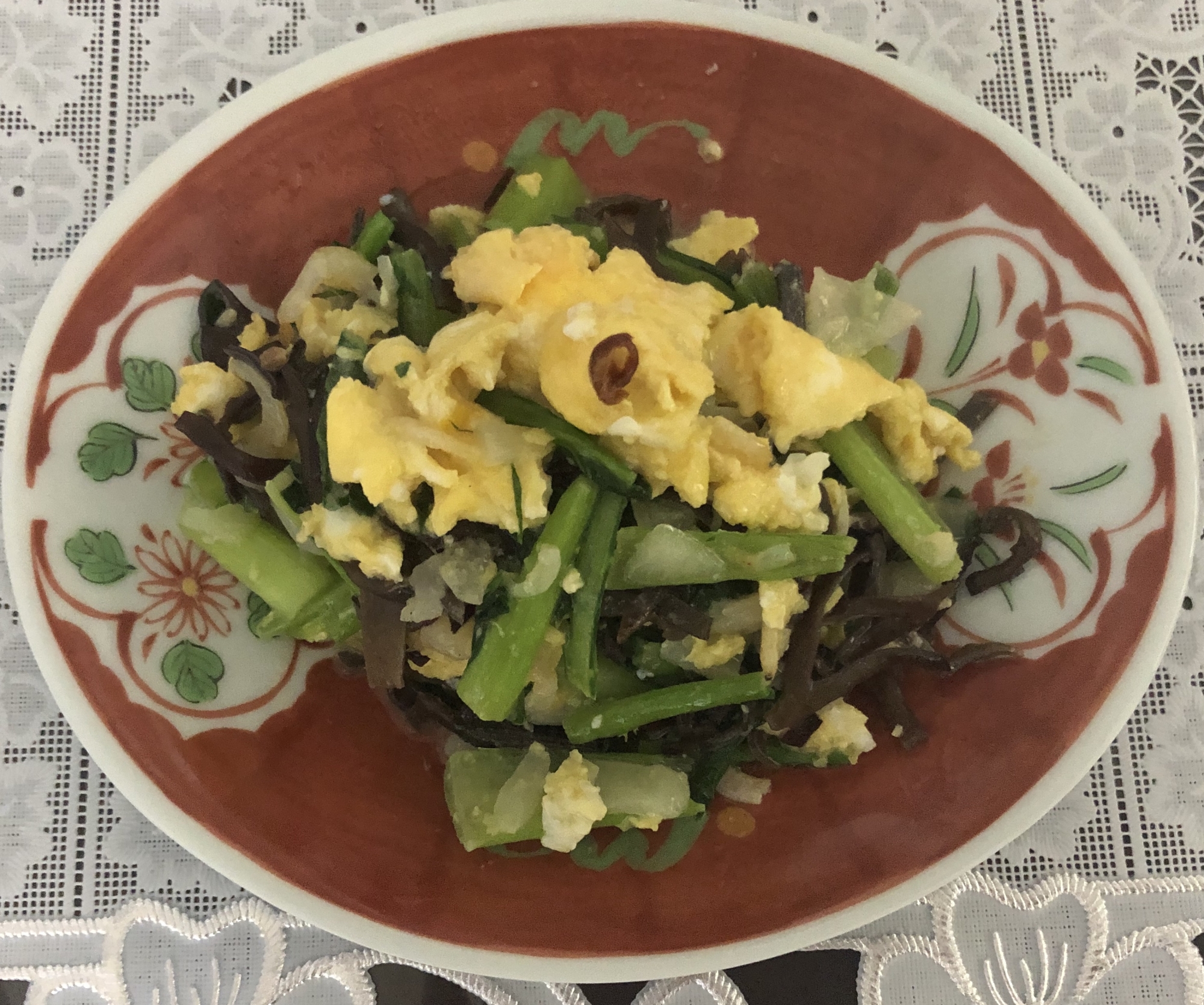 小松菜と卵と桜海老の炒め物