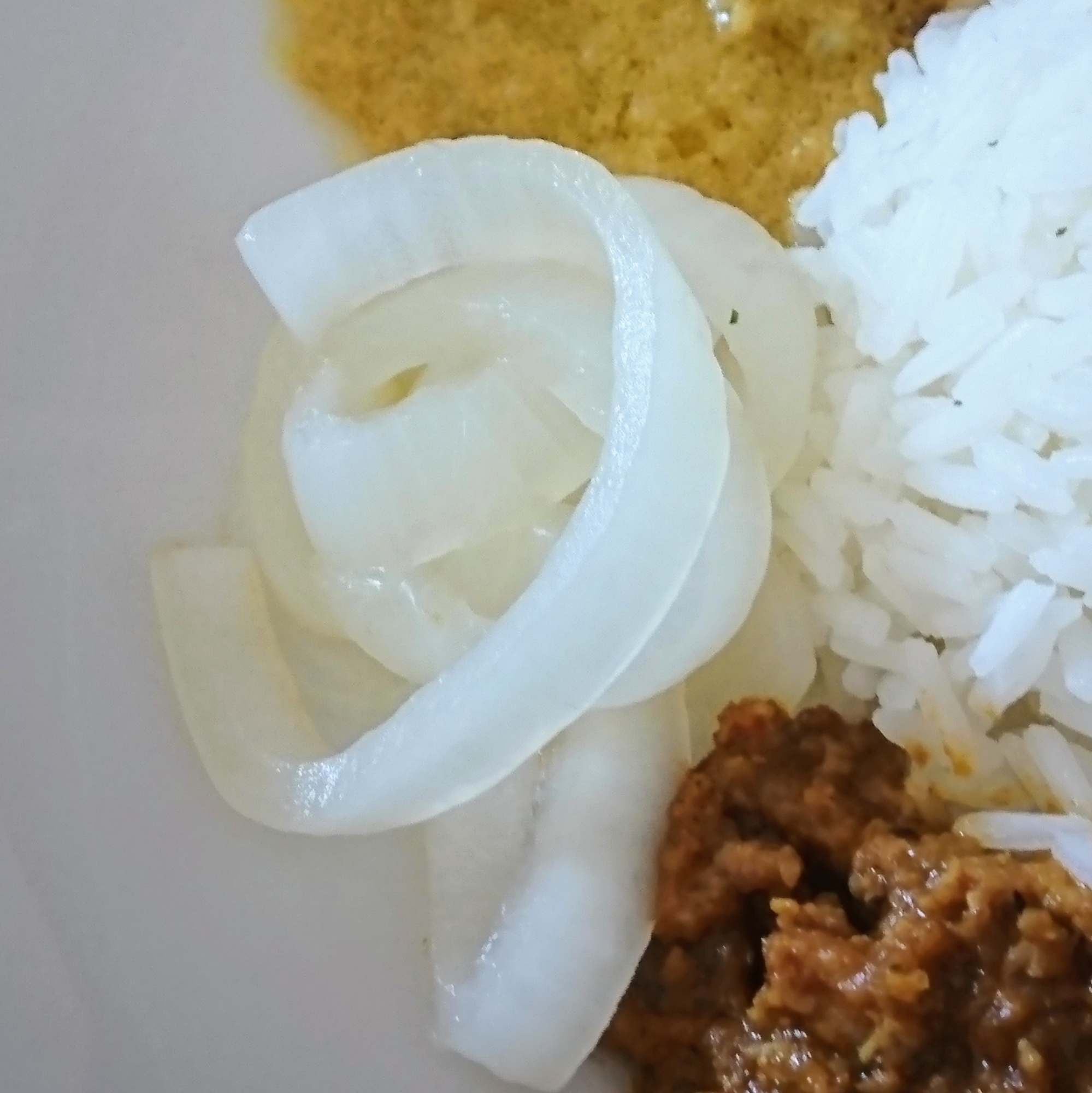 カレーの付け合わせに タマネギのマリネ