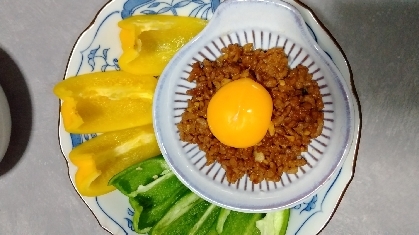 ピーマンを冷やすと、こんなにパリパリになるなんて知らなかったです！とっても美味しかった＼(^o^)／
あったのでパプリカ入れてみました。