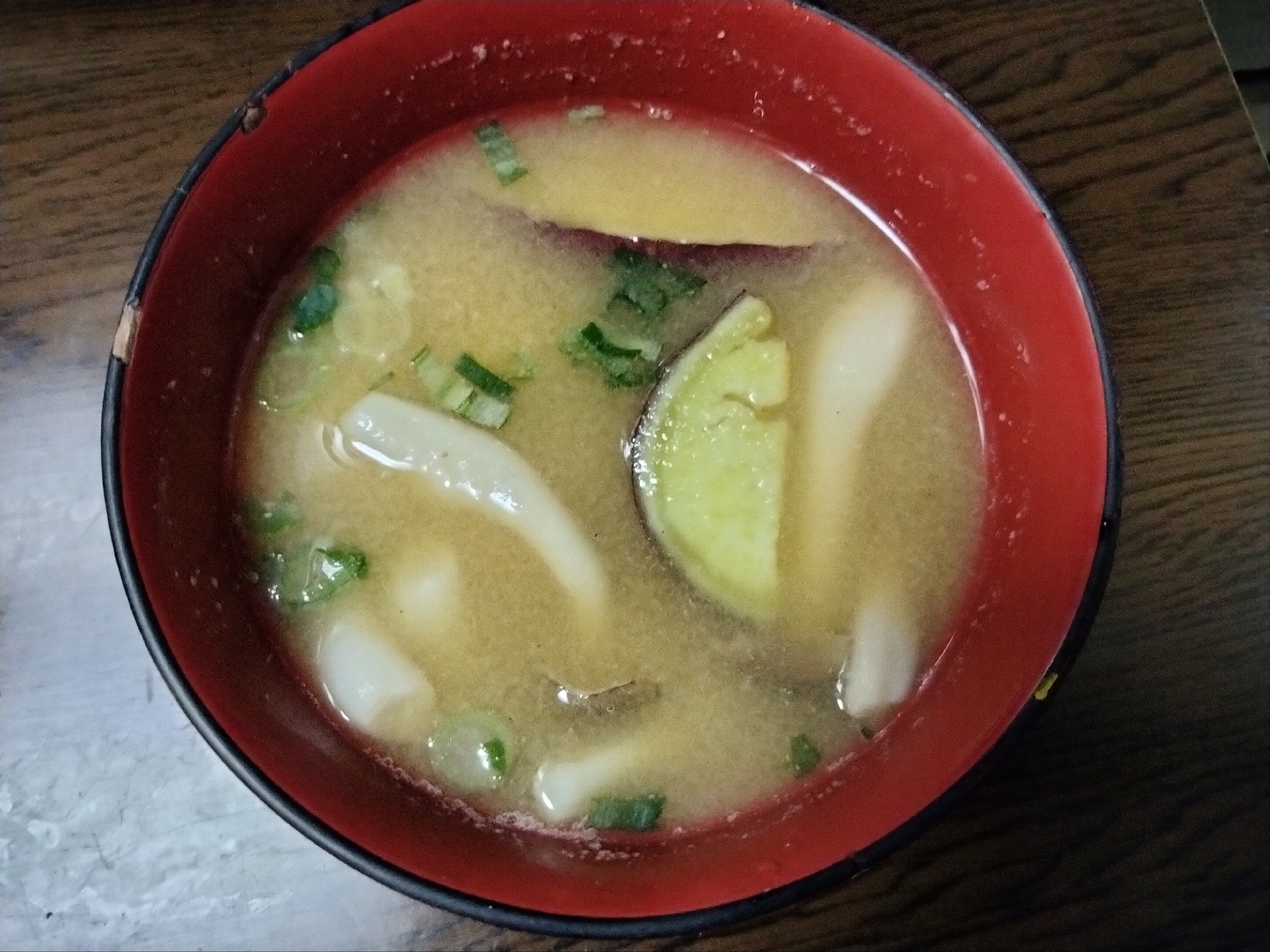 秋の味噌汁 さつまいも&しめじ