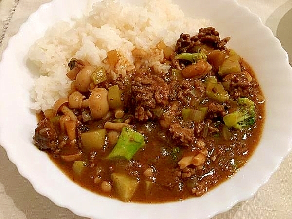 ひき肉とぶなしめじの秋カレー レシピ 作り方 By 週末は男子厨房 楽天レシピ