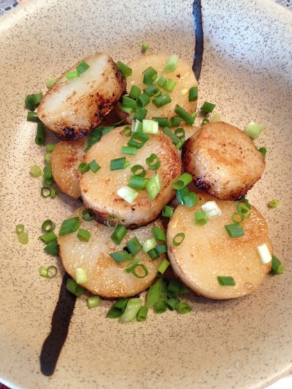 ホクホクの芋にバターの香りがぴったりでした。とろろにするより断然美味しいです。