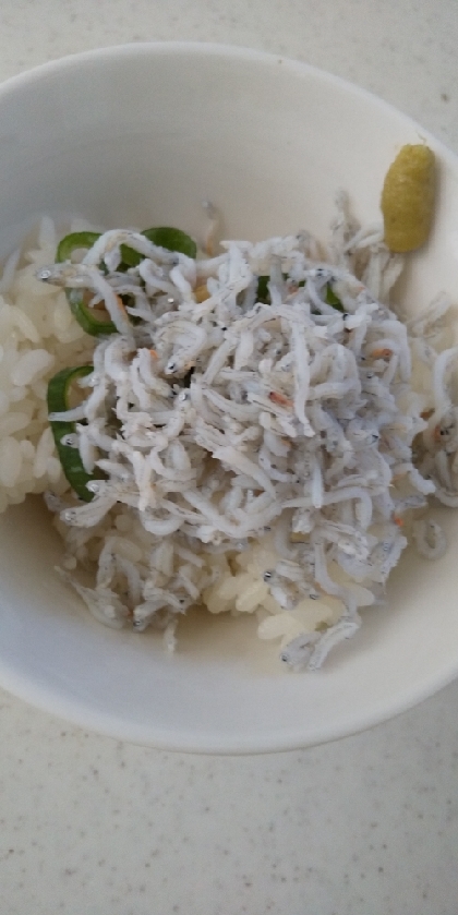 しらすと長ねぎのせ丼