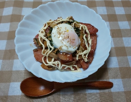 簡単ガッツリ飯♪豆苗&ミートローフのステーキ丼