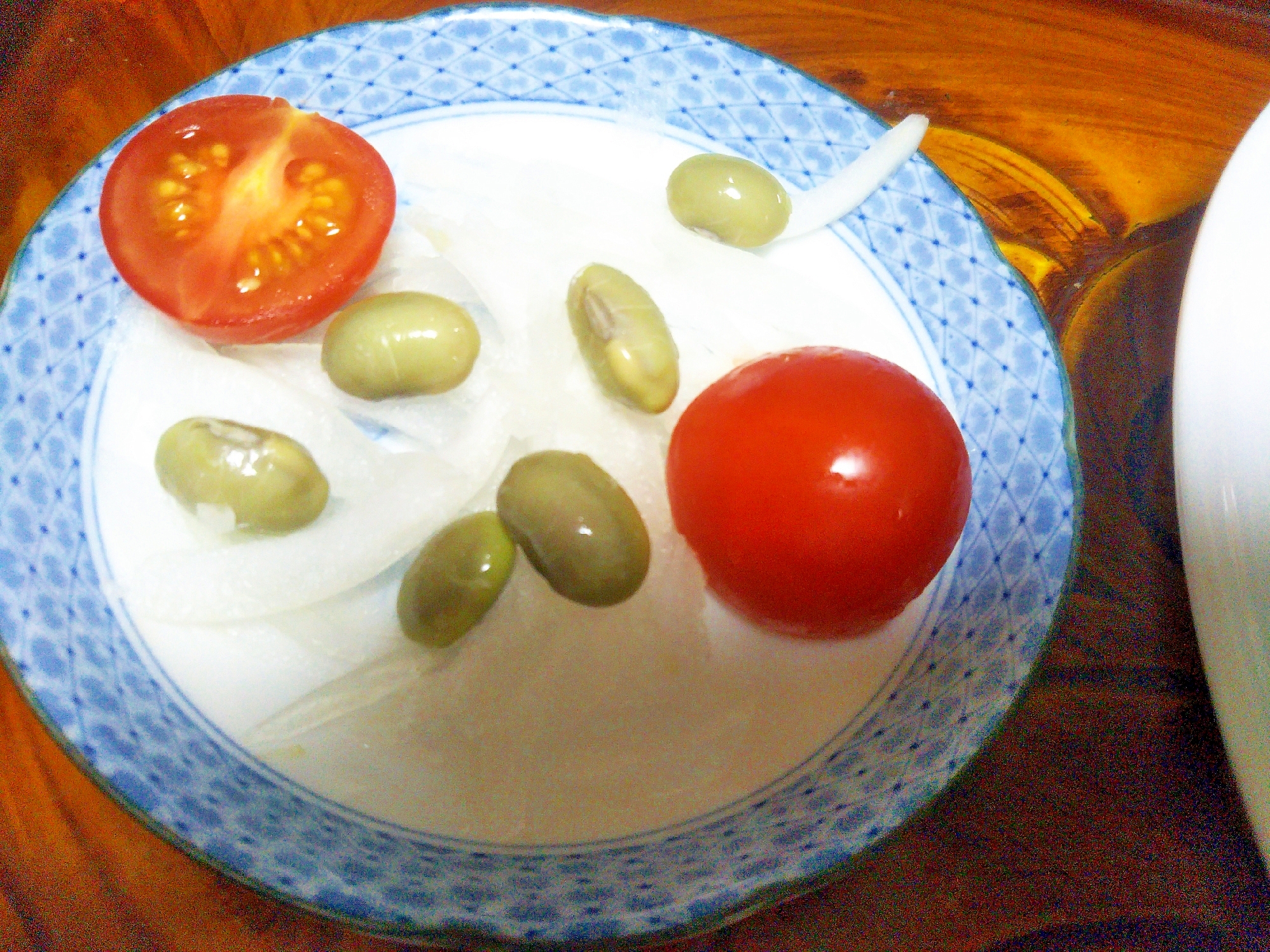 玉ねぎ枝豆ミニトマトのサラダ