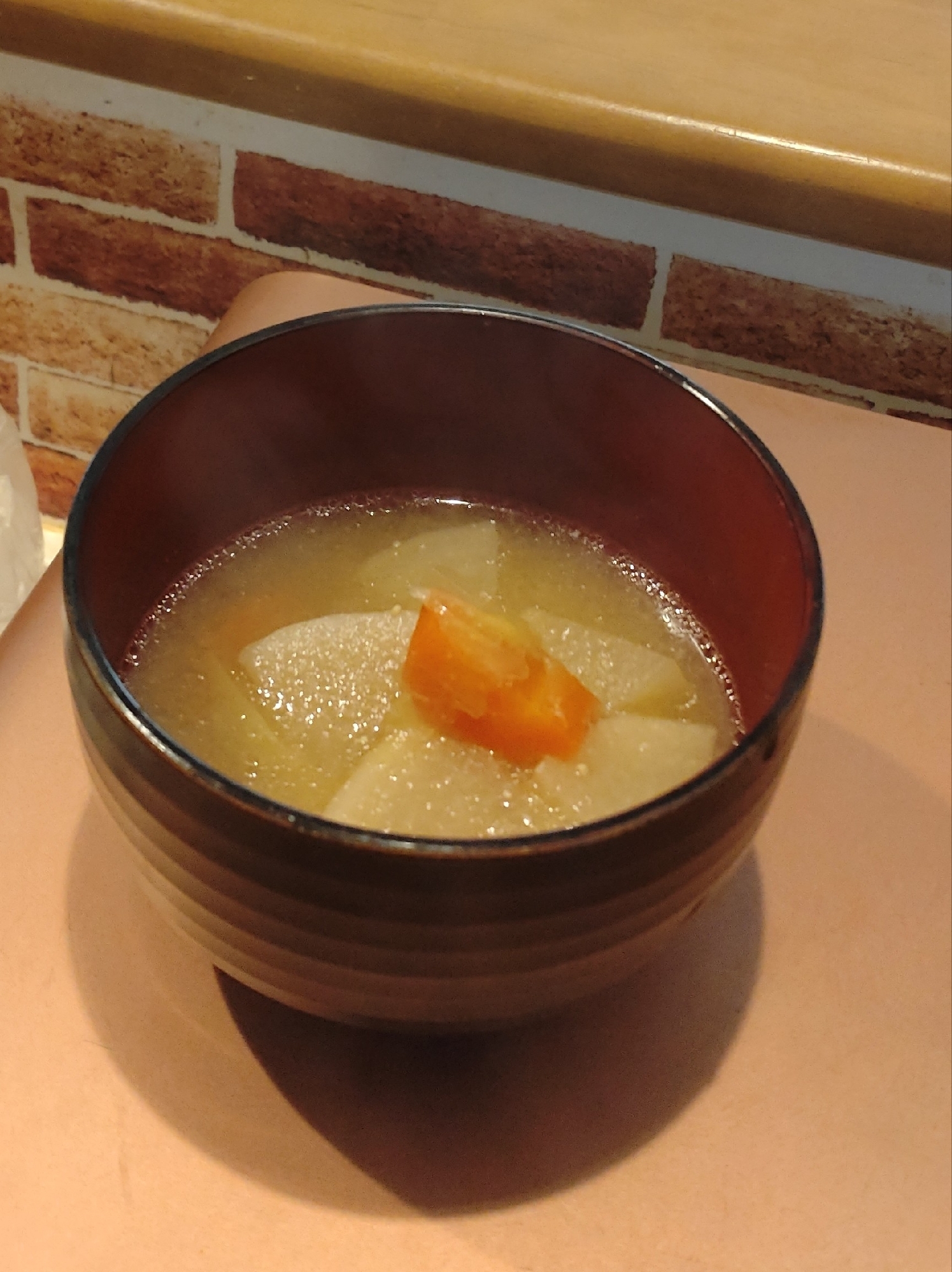 柔らかコク旨♡炒め大根と人参でお味噌汁