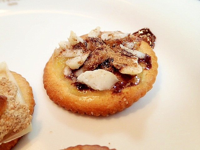 キウイジャムとマカダミアナッツとチョコの焼きリッツ