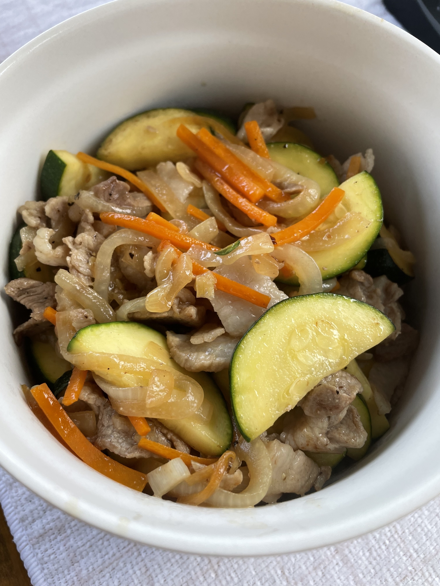 ズッキーニと豚肉の鶏がら炒め