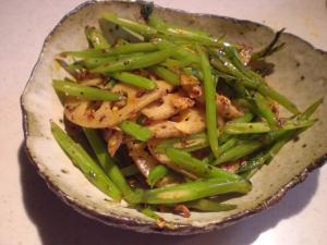 ラー油できんぴら　春菊とレンコン