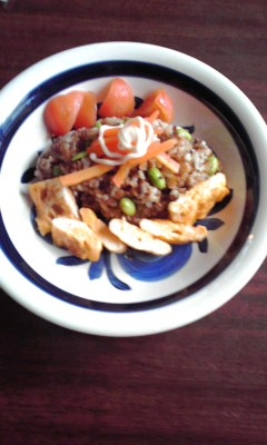 牛肉炒め煮と卵焼きプレート