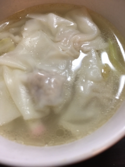 餃子の皮で簡単ワンタンスープ