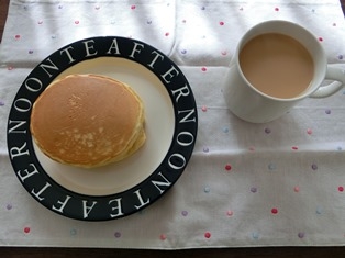 甘さ控えめな、手作りホットケーキ