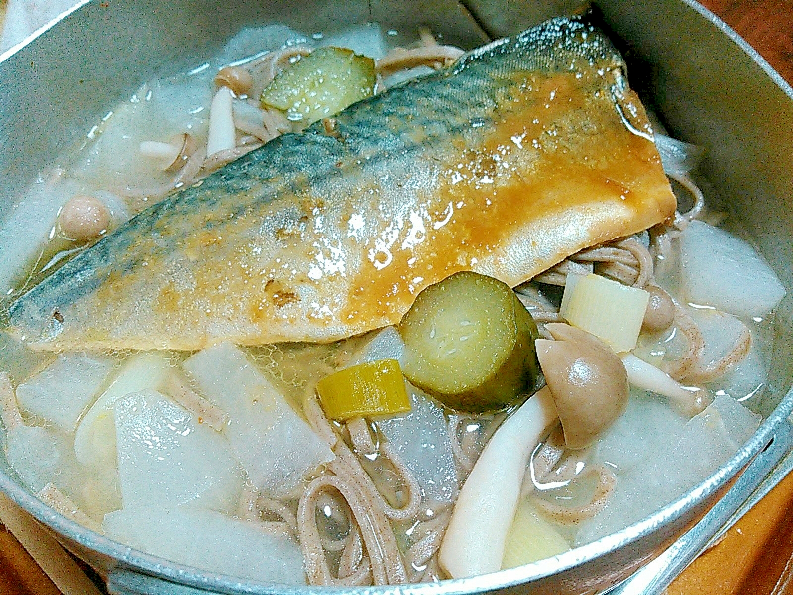 サバ味噌煮&野菜たっぷり蕎麦