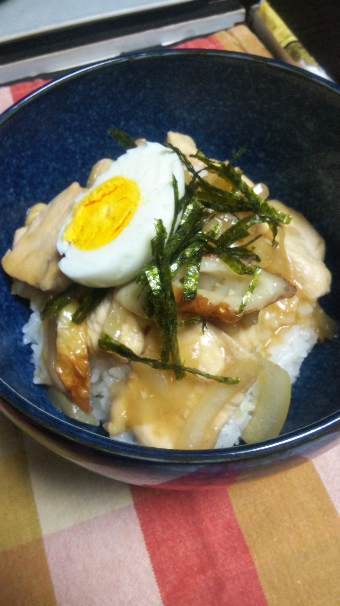 ゆで卵は炊飯器で☆鶏むね照りたま丼