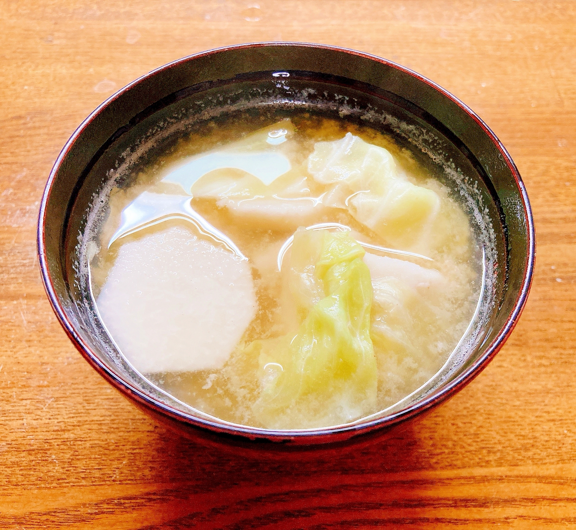 里芋とキャベツの味噌汁