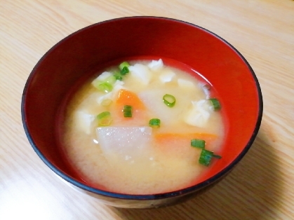 くずし豆腐と大根と人参とお味噌汁♡