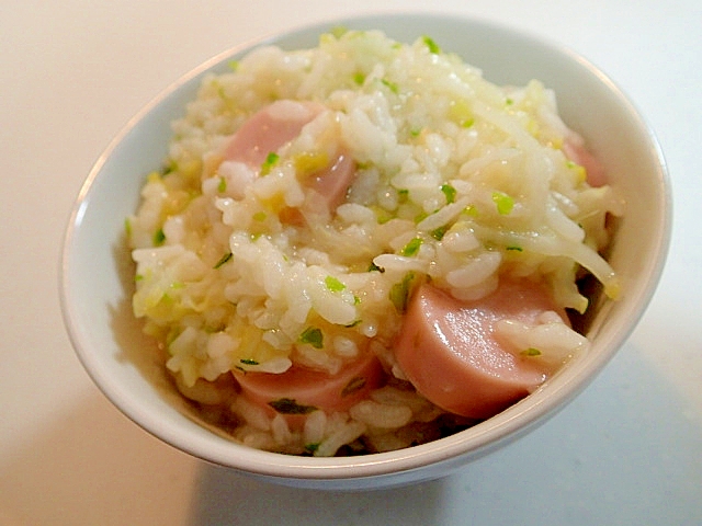 生姜香る　魚肉ソーセージと白菜のコンソメ雑炊