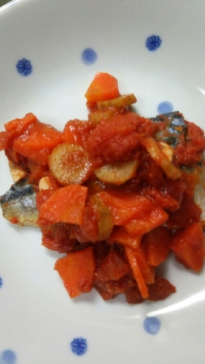 食物繊維たっぷり♪鯖と根野菜のトマト煮