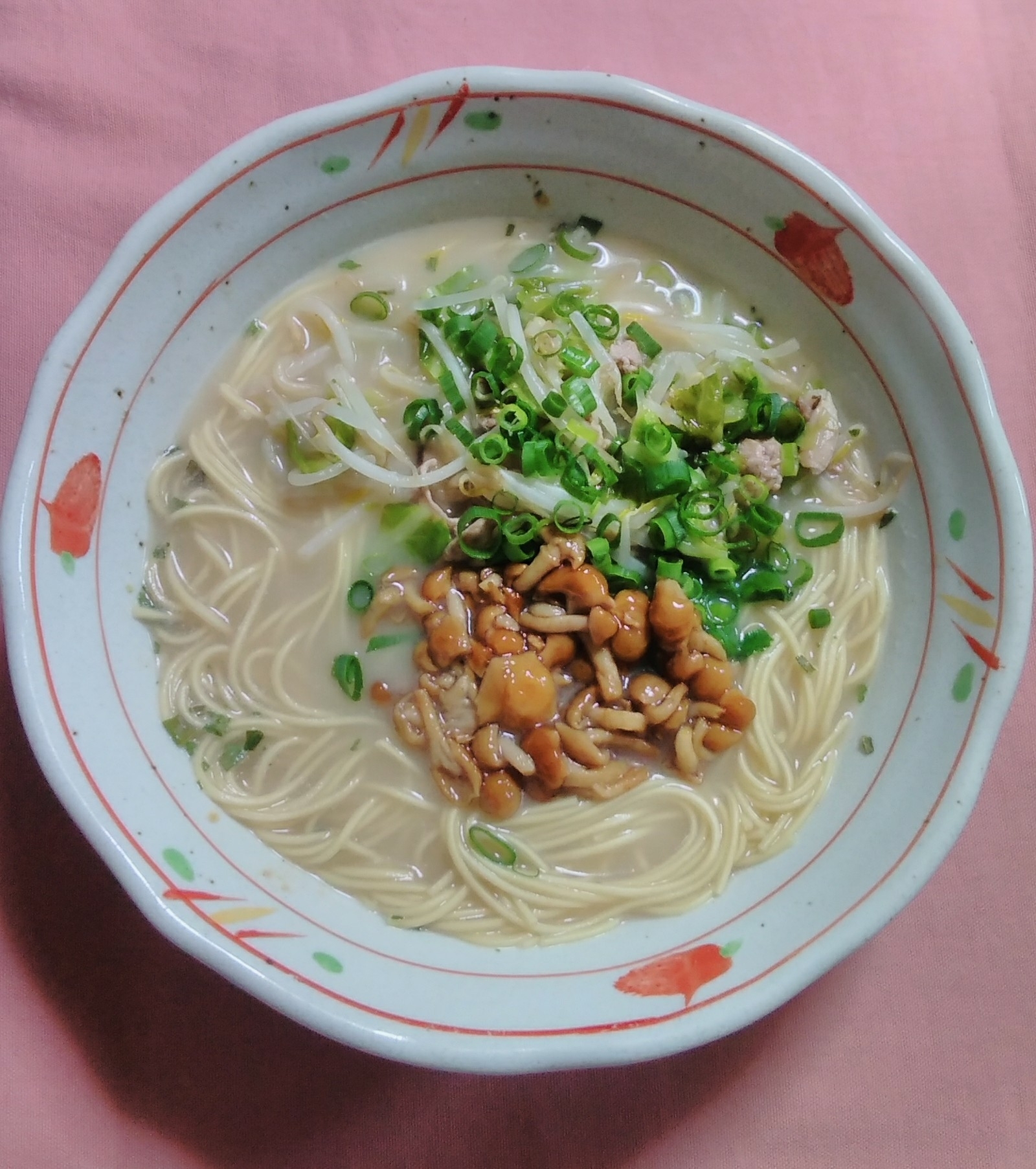 とろんとろん~なめこ入りラーメン レシピ・作り方 by パンペルデュ|楽天レシピ