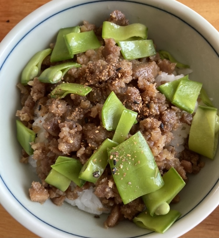 モロッコインゲンと鶏そぼろ丼