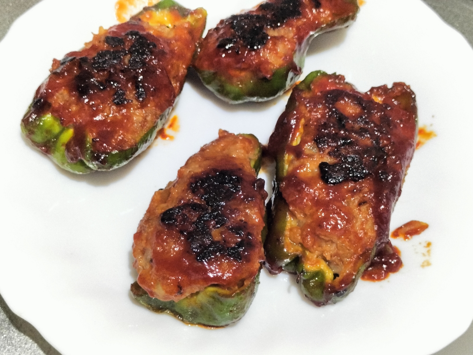 お弁当に簡単作り置き♪夕食にも王道ピーマンの肉詰め