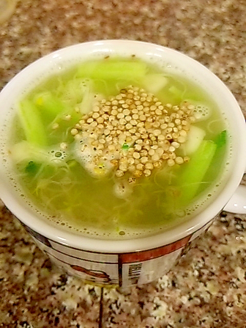 豆腐とニンニクのグリーンカレースープ