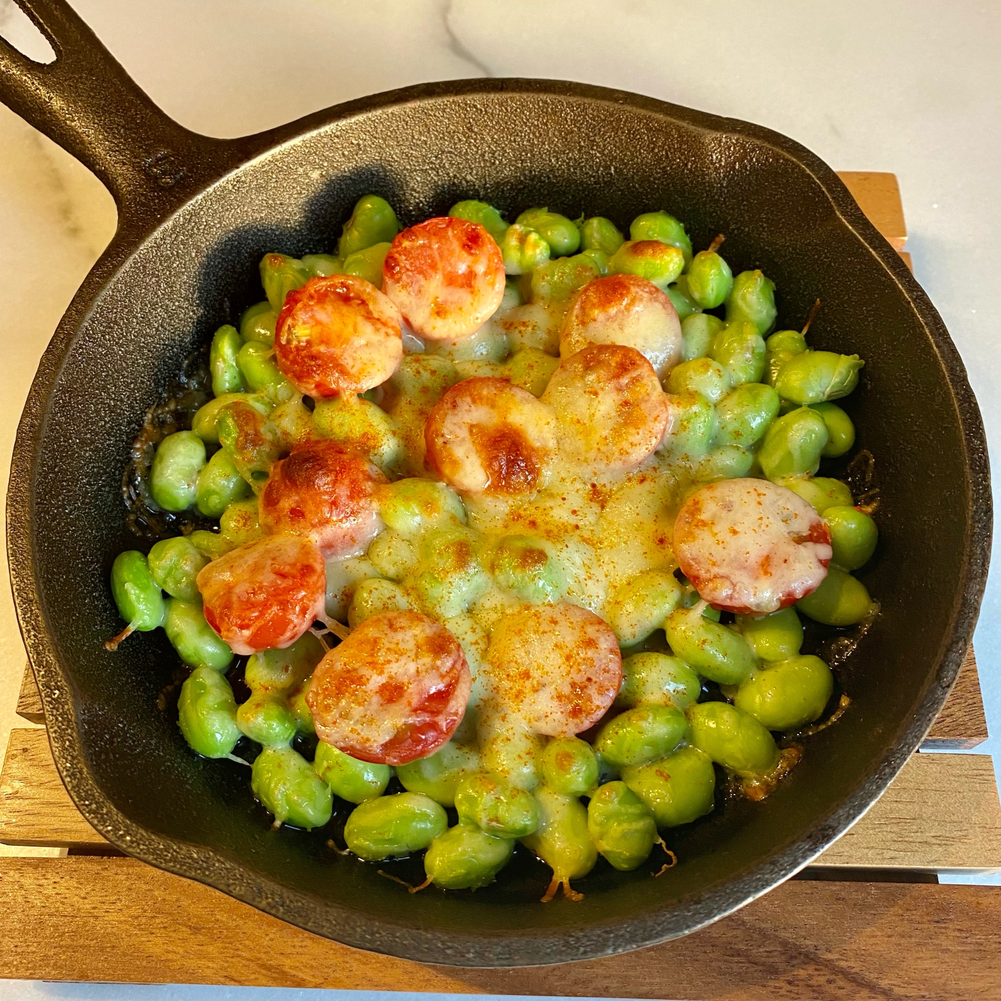 主夫がつくる枝豆とミニトマトのチーズ焼き