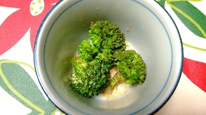 幼児食 ブロッコリーの胡麻和え レシピ 作り方 By 食べ盛り３兄弟まま 楽天レシピ