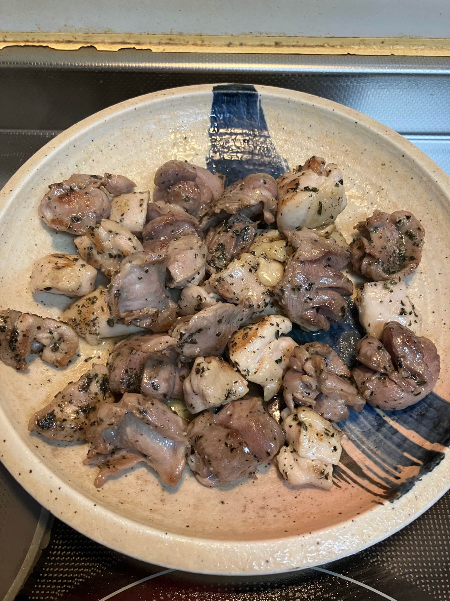 鶏肉と砂肝のガーリックバジルソテー^_^
