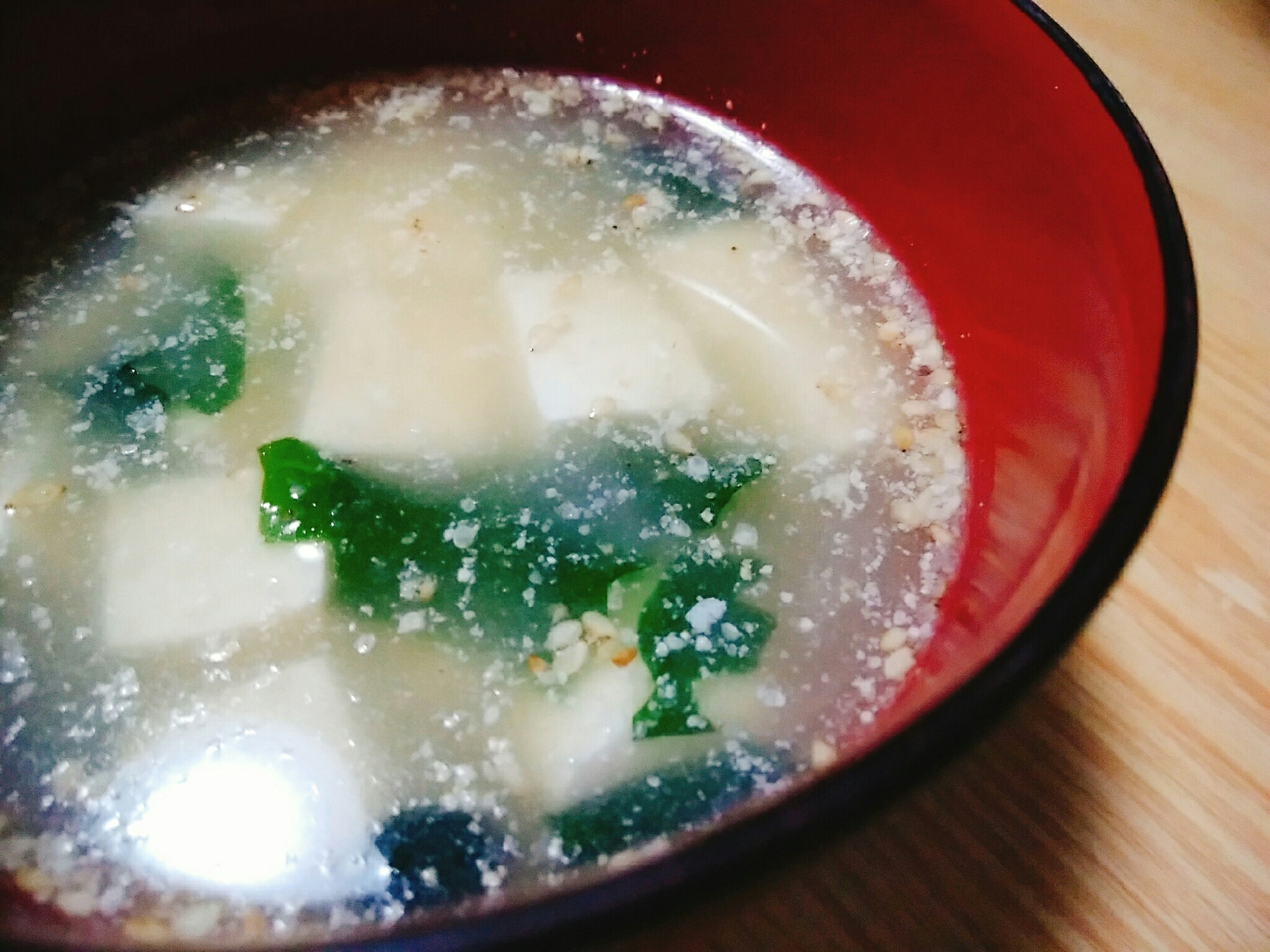 豆腐とわかめのごまスープ
