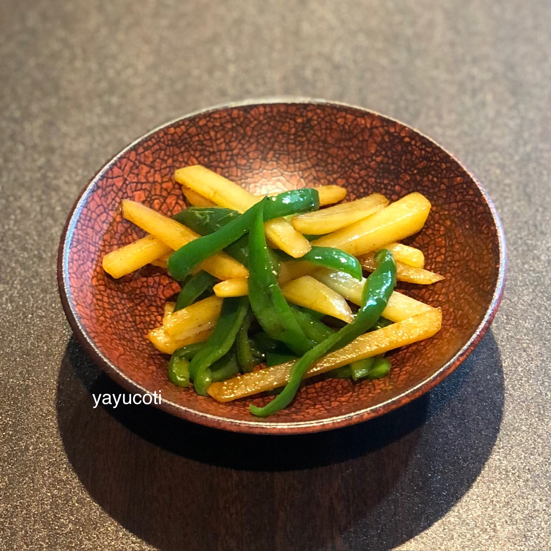 じゃがいもとピーマンのオイスター炒め