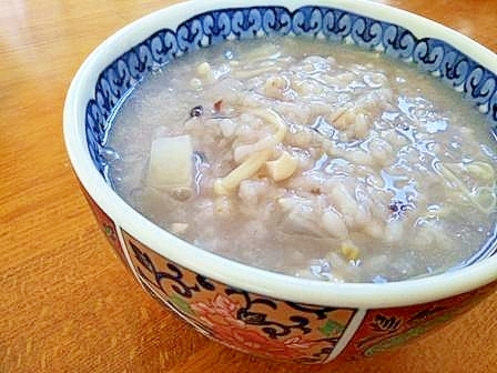 雑穀米おかゆ　鶏ガラスープの素で米から煮る