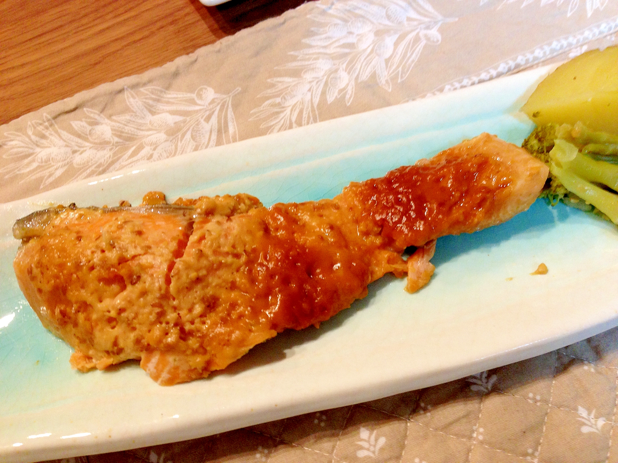 ご飯と一緒に炊飯器で 鮭の胡麻みそ風味 レシピ 作り方 By Chococco3215 楽天レシピ ご飯と一緒に炊飯器で 鮭の胡麻みそ風味 レシピ 作り方 By Chococco3215 楽天レシピ