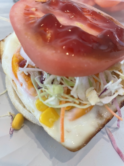 イングリッシュマフィン（卵、トマト、レタス）