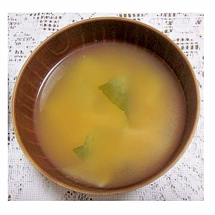 だいこんとわかめの冷やし味噌汁