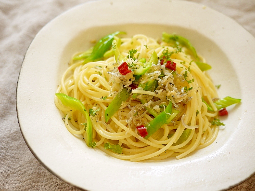 万願寺とうがらしとちりめんじゃこのガーリックパスタ