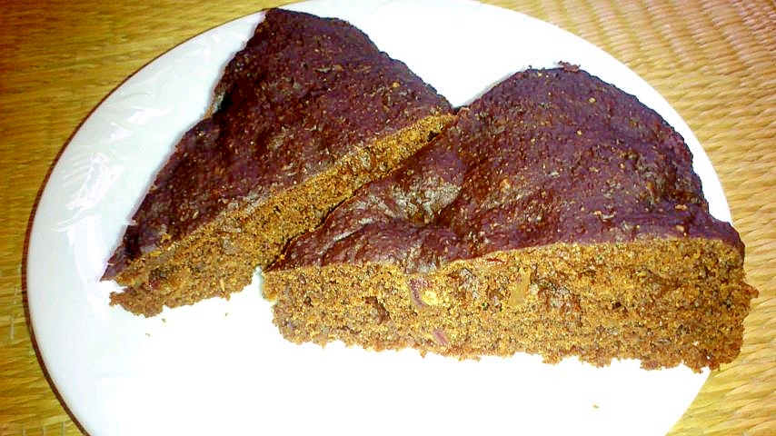 卵牛乳白砂糖なし キャロブとデーツの炊飯器ケーキ♪