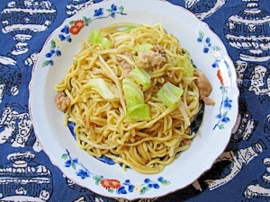 豚肉とキャベツともやしの焼きそば