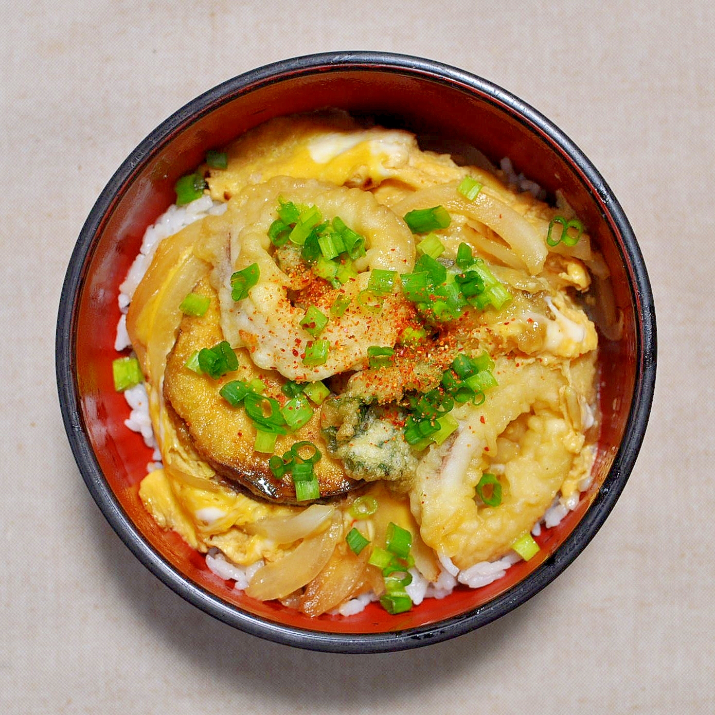 いかと野菜の天ぷらの卵とじ丼