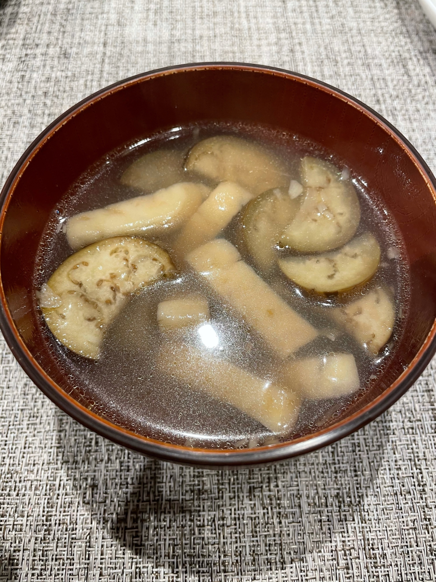 茄子と油揚げの中華スープ