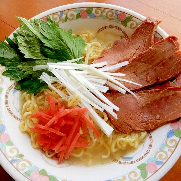 簡単！+鰹節❤インスタント塩ラーメンを沖縄風に♪