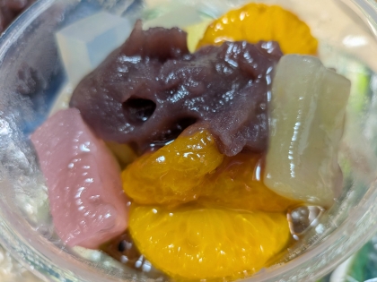 フルーツみつ豆の缶詰で白くまくん風シャーベット