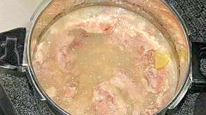 コラーゲンタップリ＾＝＾豚軟骨スープ