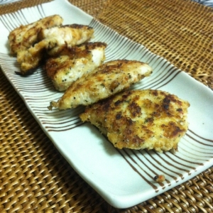 鶏むね肉のチーズパン粉焼き