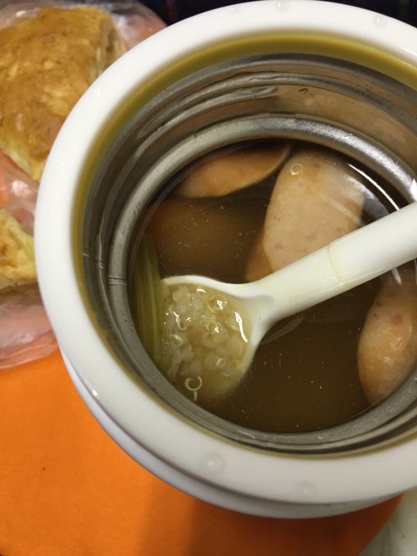 スープジャー♪ ウインナーとセロリのキヌアスープ♪