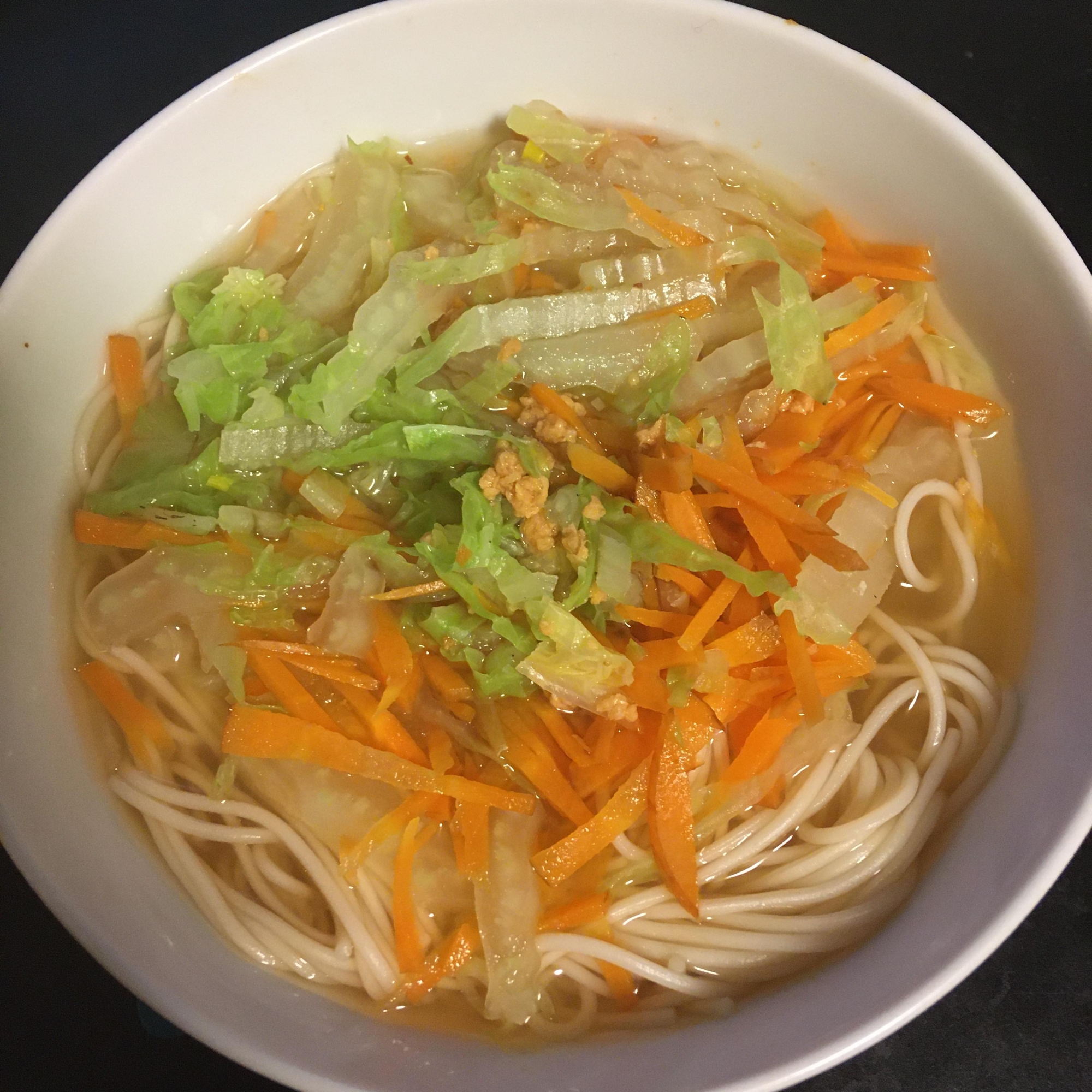 にんじん、白菜、鮭フレークのにゅうめん