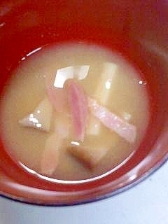 ベーコンとエリンギの味噌汁