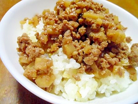 れんこんと豚挽肉のそぼろ丼