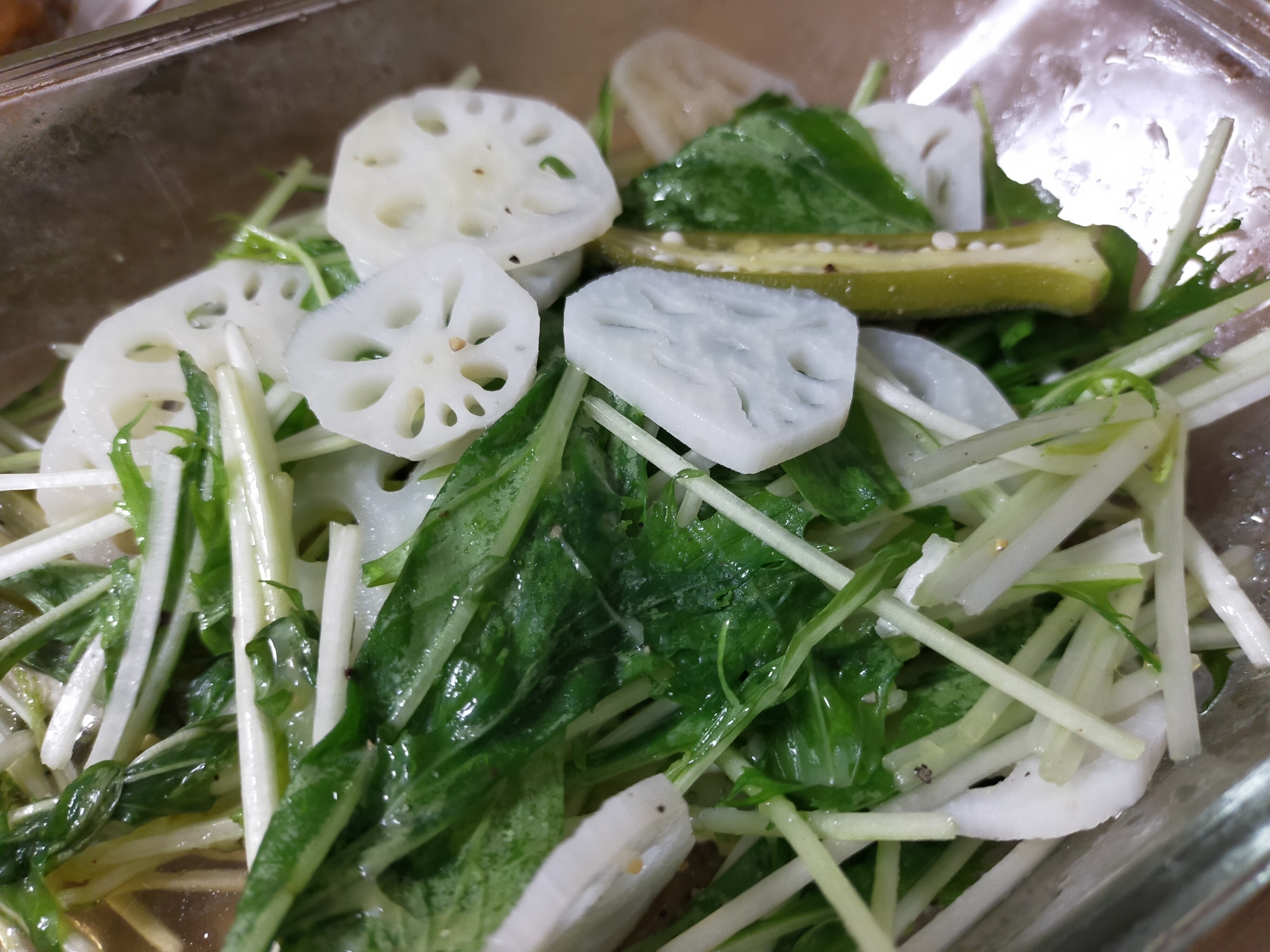 シャキッとれんこんと水菜のサラダ