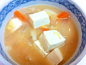 残り野菜と豆腐で作りました☆ポカポカに温まる粕汁♪